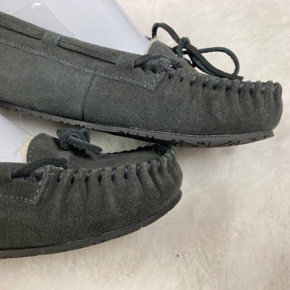 Minnetonka Cally Gray Leather Moccasin Slippers Women's 6 Faux Fur Lined - Picture 4 of 8